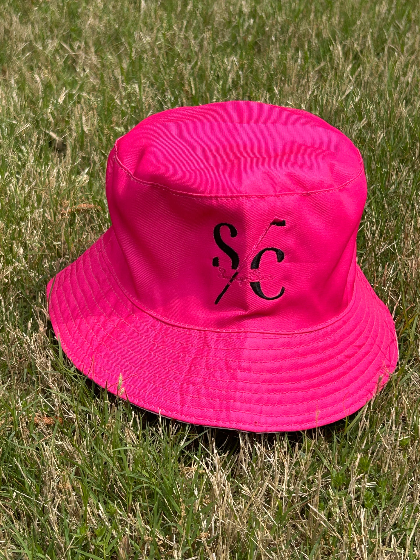 Swing Chic Reversible Bucket Hat
